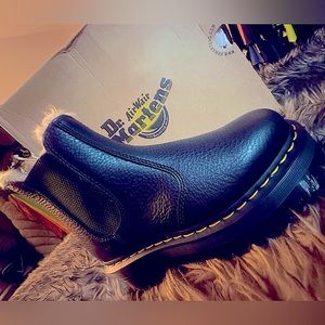 Dr. Martens 2976 Quad Faux Chelsea Boot